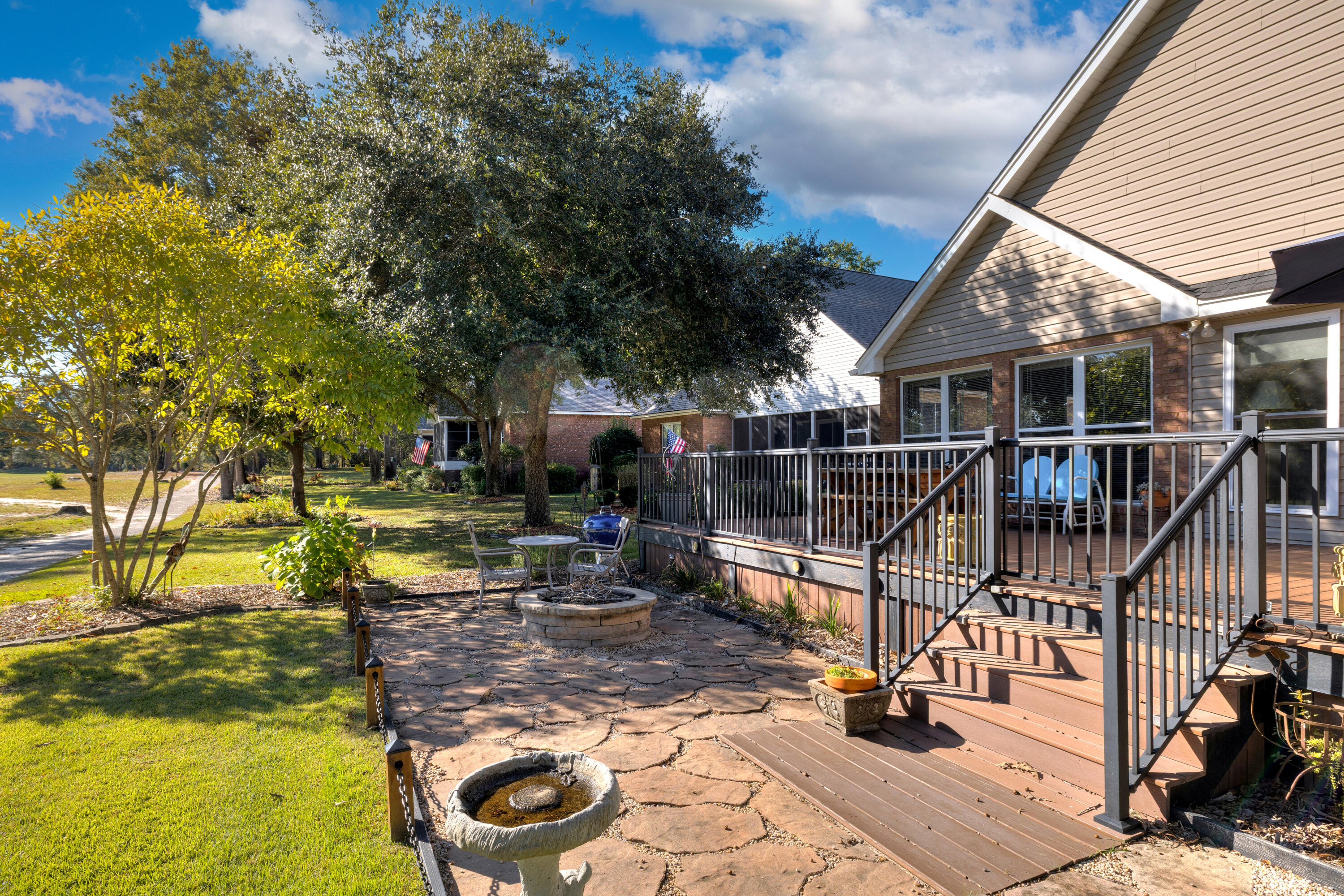 104 Oakview Circle Manning, SC 29102 - Photo 5 of 79 PATIO AREA