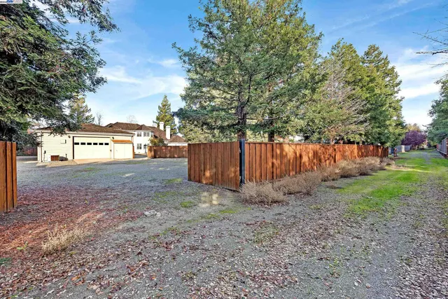 a view of a house with a entertaining space