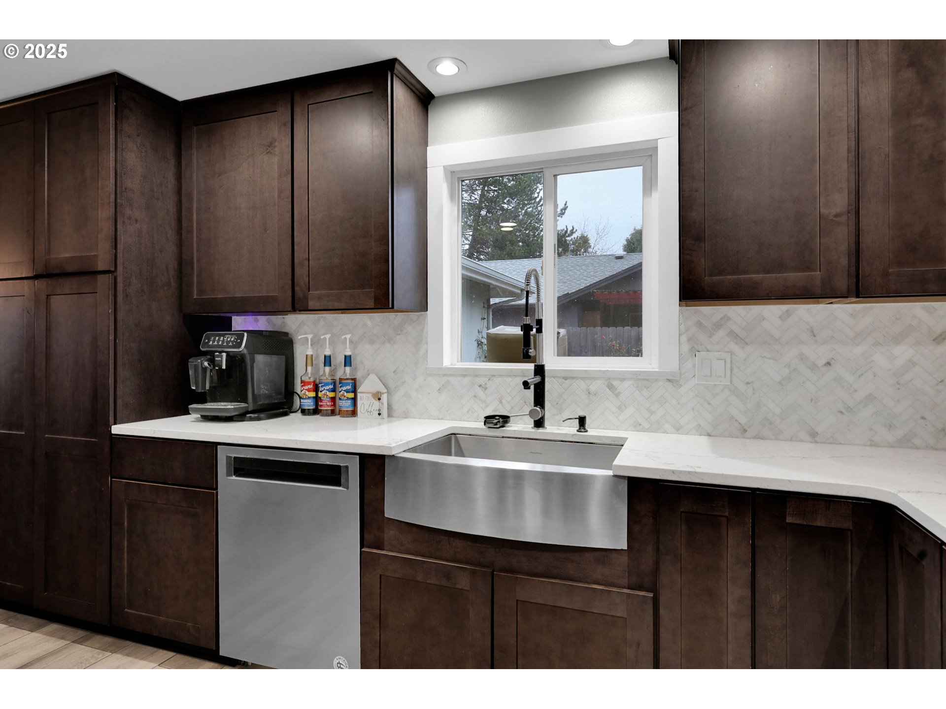 4582 Liberty Street Eugene, OR 97402 - Photo 13 of 29