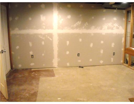 624 Blueberry Road Monroeville, PA 15146 - Photo 14 of 18 Den/Family/Great Room.