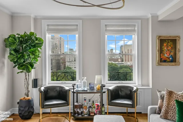 $4,925,000 | 32 Washington Square West, Unit 14E | Greenwich Village