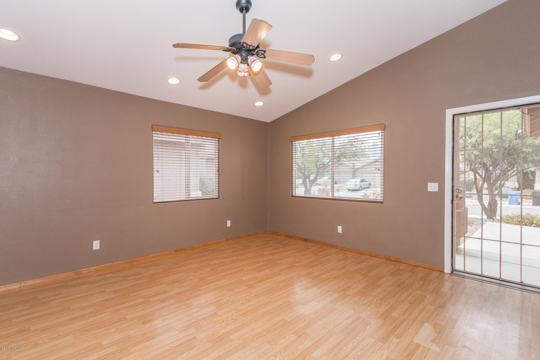 2547 Chisel Court Tucson, AZ 85755 - Photo 3 of 31