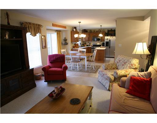 133 Lori Road Gibsonia, PA 15044 - Photo 4 of 18 1st Floor Plan. OPEN FLOOR PLAN FOR GREaT ENTERTAINING SPACE.