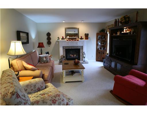 133 Lori Road Gibsonia, PA 15044 - Photo 5 of 18 Family Room. VIEW OF THE FAMILY ROOM FROM THE EAT-IN KITCHEN.