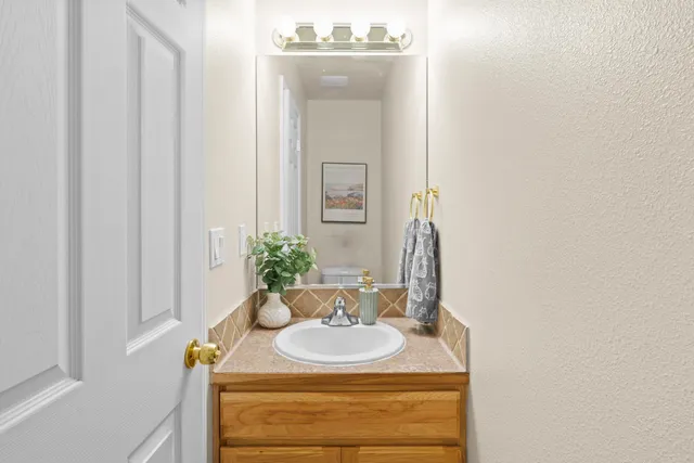 $625,000 | 10725 East Broadway Avenue, Spokane Valley, WA 99206