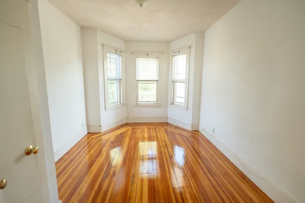 $2,700 | 26 Pearl Street, Unit 3, Somerville, MA 02145