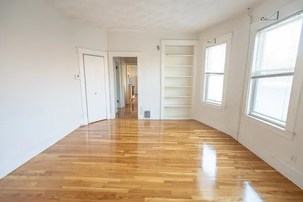 $2,700 | 26 Pearl Street, Unit 3, Somerville, MA 02145