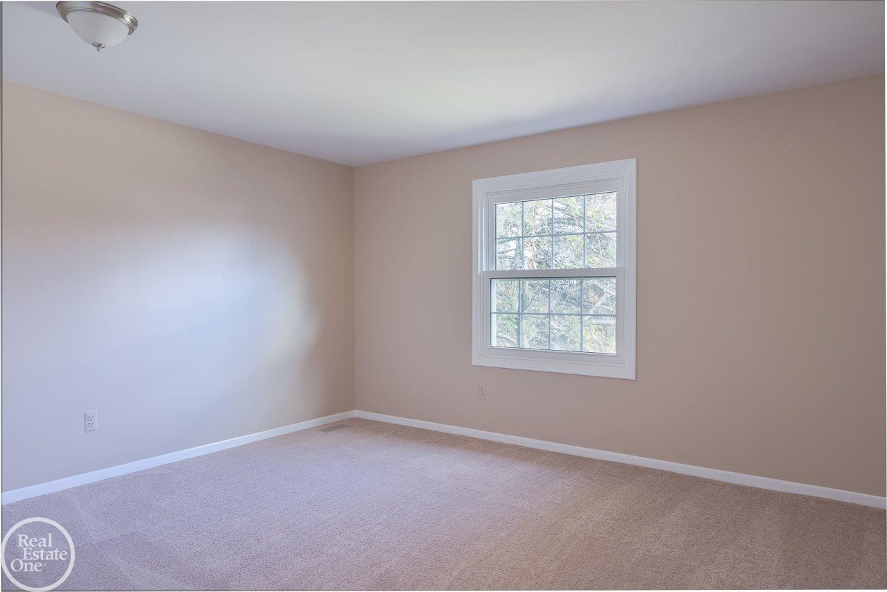 815 Mayfair Court Rochester Hills, MI 48309 - Photo 19 of 26