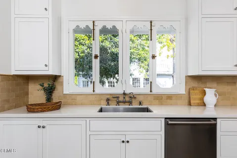 $2,695,000 | 1275 New York Drive, Altadena, CA 91001