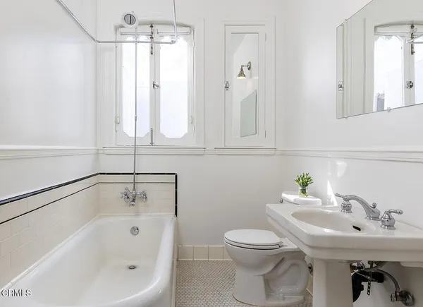 $2,695,000 | 1275 New York Drive, Altadena, CA 91001