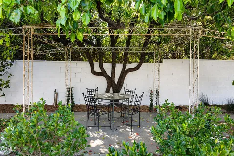 $2,695,000 | 1275 New York Drive, Altadena, CA 91001