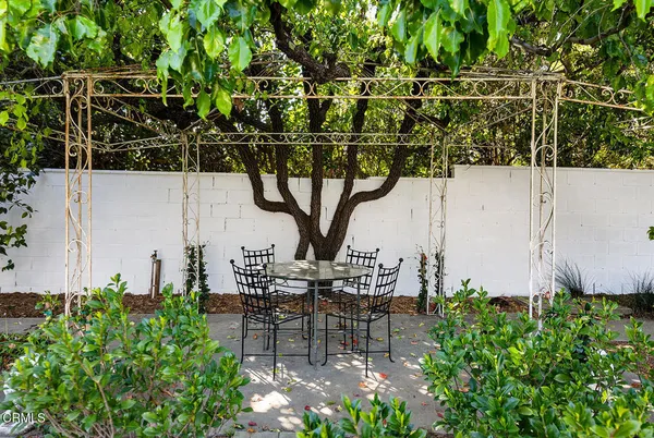 $2,695,000 | 1275 New York Drive, Altadena, CA 91001