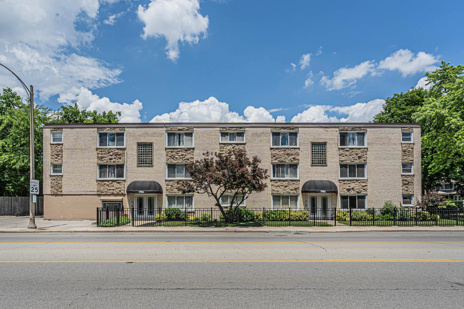 7952 Madison Street, Unit 2E River Forest, IL 60305 - Photo 1 of 25