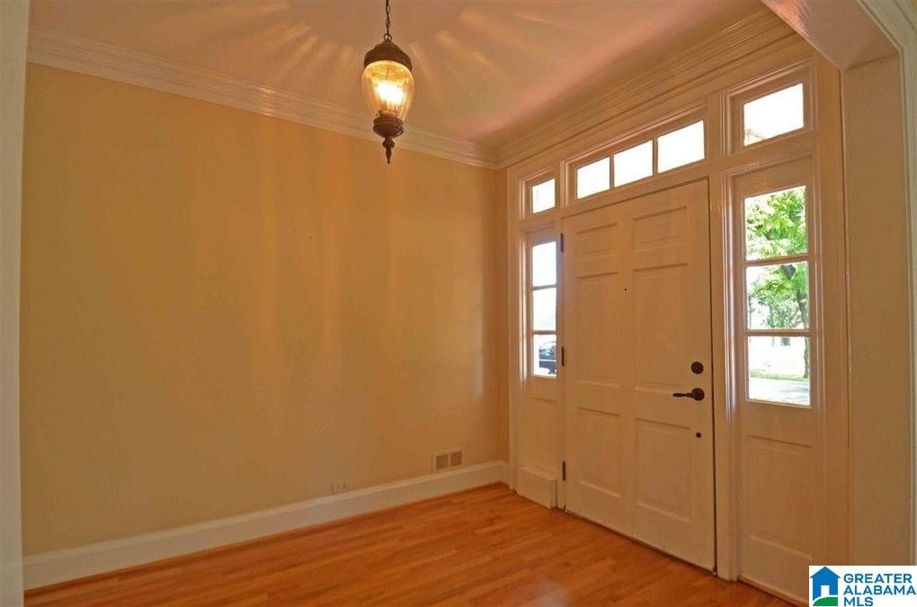 205 4th Street North Clanton, AL 35045 - Photo 4 of 37