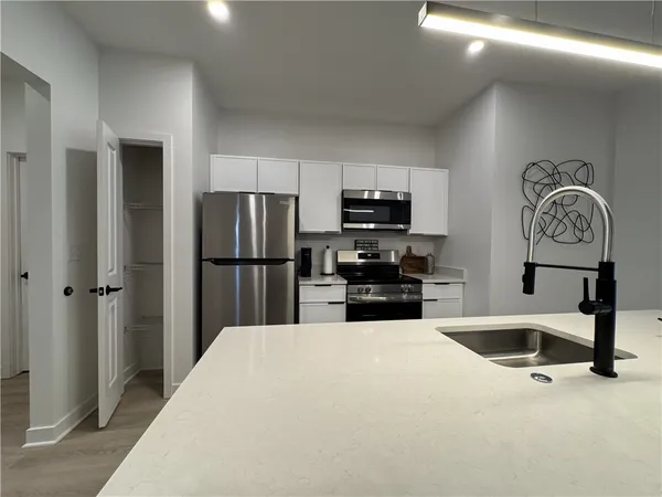 $2,245 | 504 Erie Rdg Drive, Henrietta, NY 14467