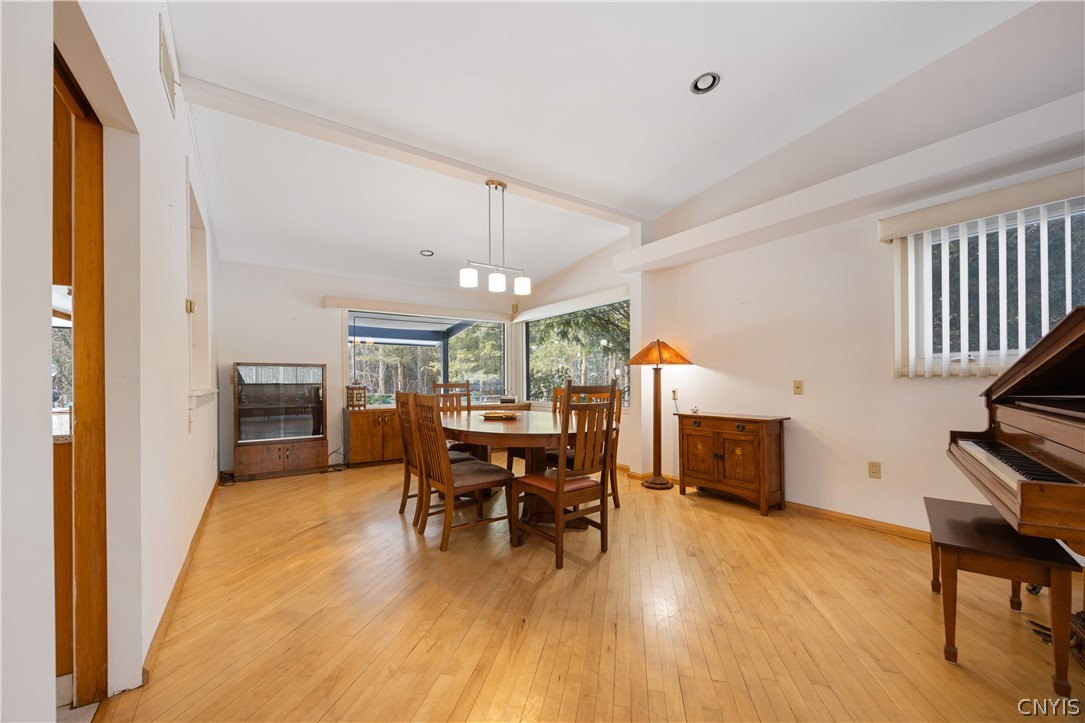806 South Manlius Street Manlius, NY 13066 - Photo 13 of 49 Dining
