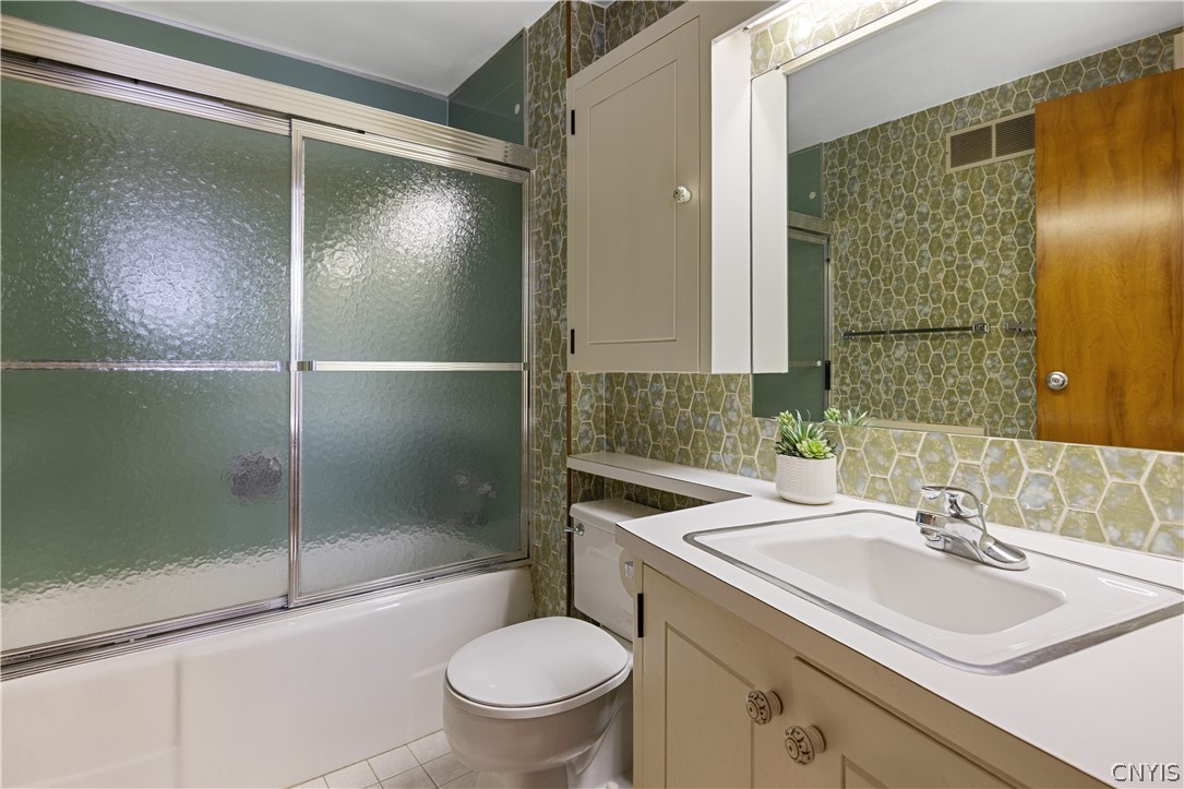 806 South Manlius Street Manlius, NY 13066 - Photo 26 of 49 Full Bath