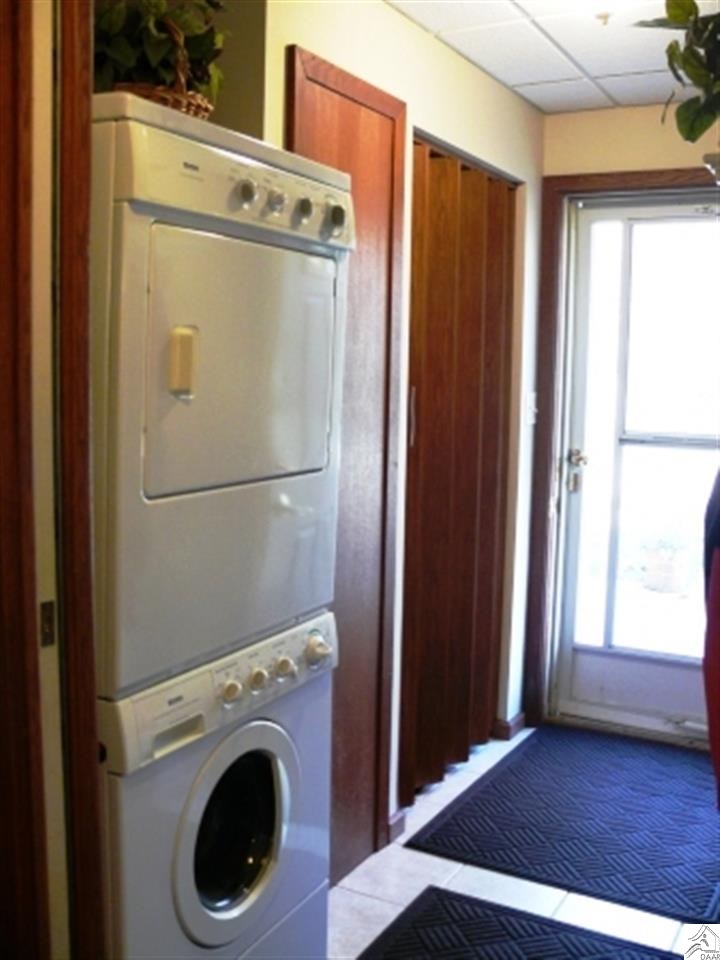 4806 Schultz Road Duluth, MN 55803 - Photo 8 of 17 Laundry center