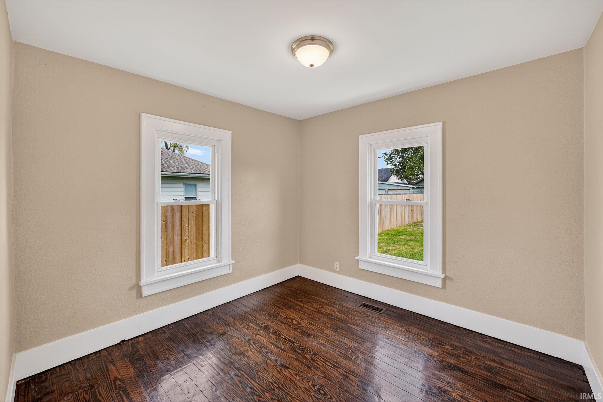 508 Hubbard Street Mishawaka, IN 46544 - Photo 20 of 32