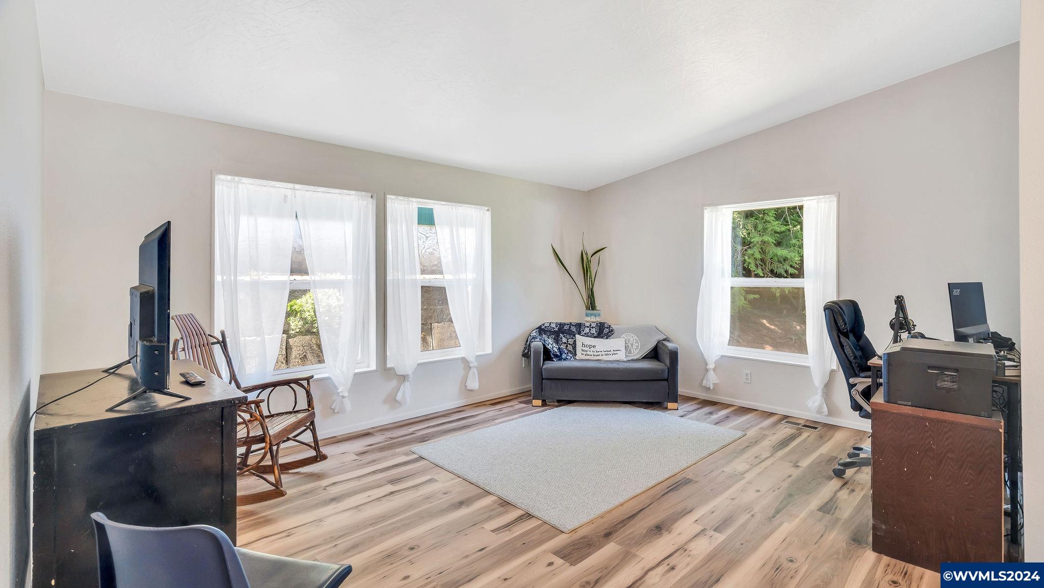 15715 South Wave Road Mulino, OR 97042 - Photo 11 of 31 Gallery Image 11