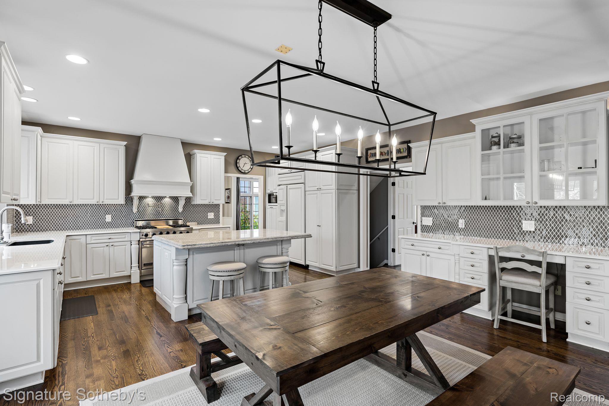 1640 Wakefield Court Rochester, MI 48306 - Photo 7 of 35 Gallery Image 7