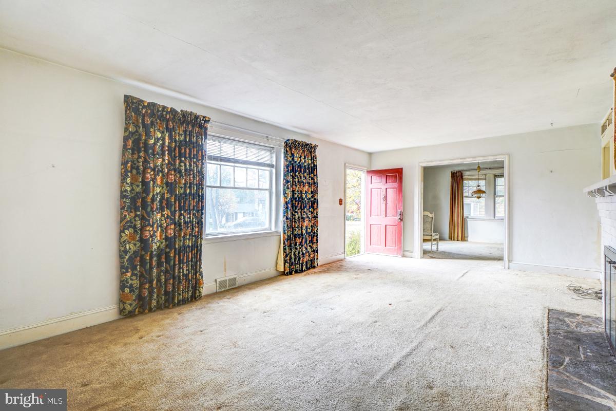 15 Ridge Road Severna Park, MD 21146 - Photo 5 of 40