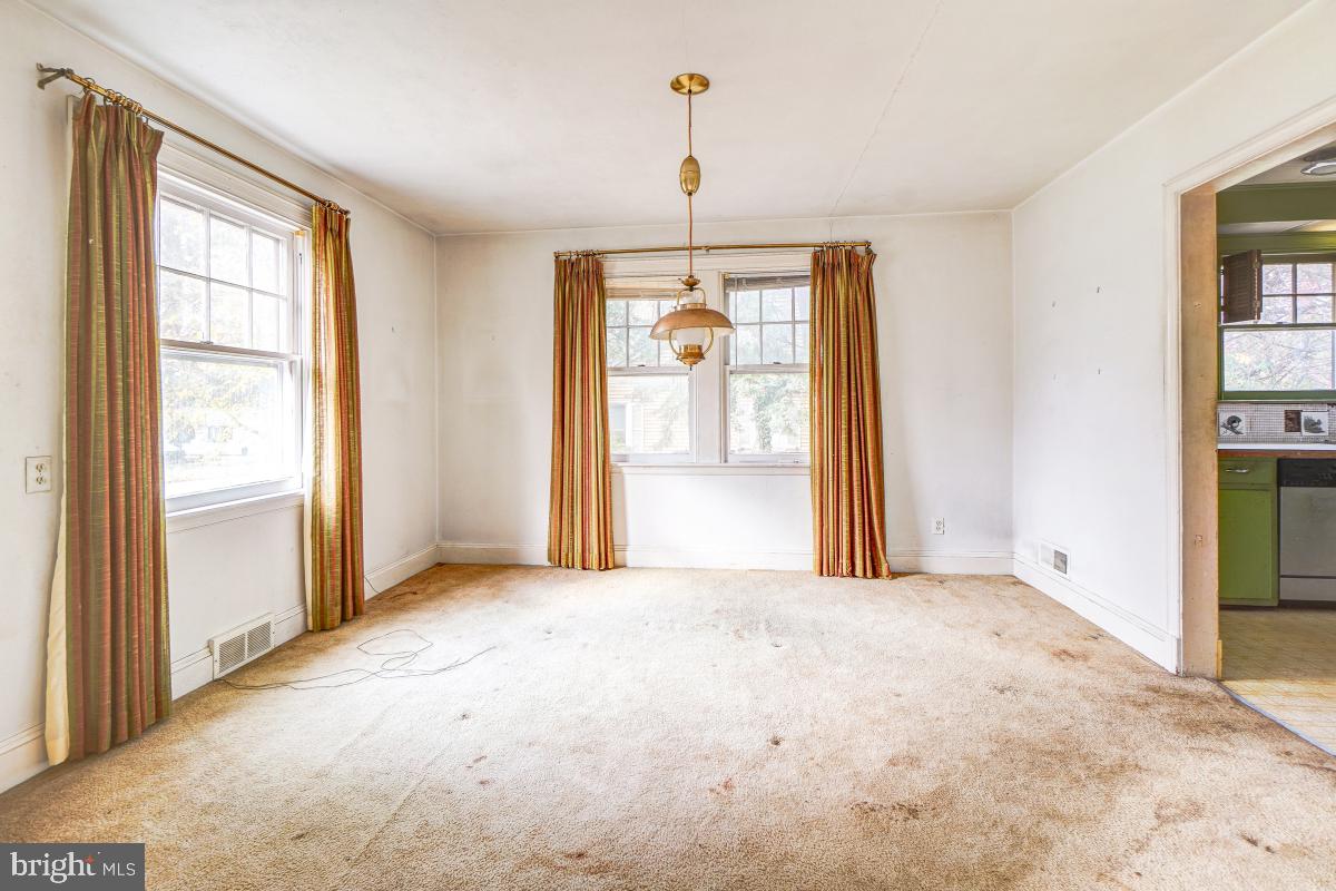 15 Ridge Road Severna Park, MD 21146 - Photo 6 of 40