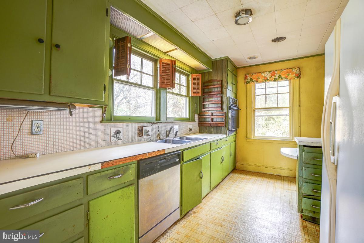 15 Ridge Road Severna Park, MD 21146 - Photo 10 of 40