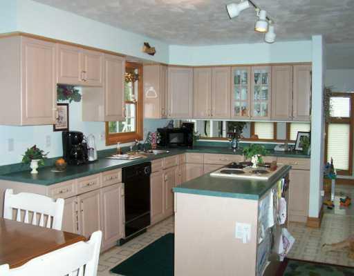 128 Field Club Drive West McKees Rocks, PA 15136 - Photo 5 of 8 Kitchen.