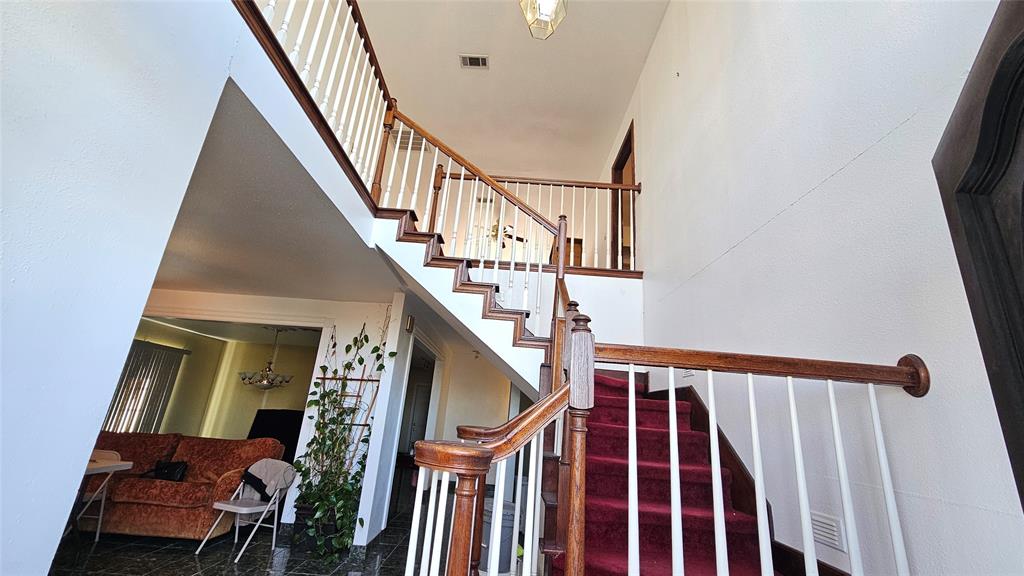 8736 Johns Road Alvarado, TX 76009 - Photo 8 of 32 a view of entryway