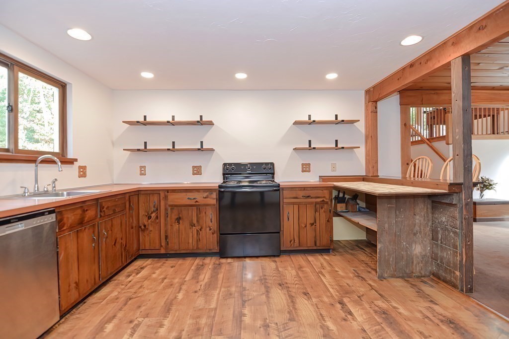 86 Ring Road Plympton, MA 02367 - Photo 11 of 39 Gallery Image 11