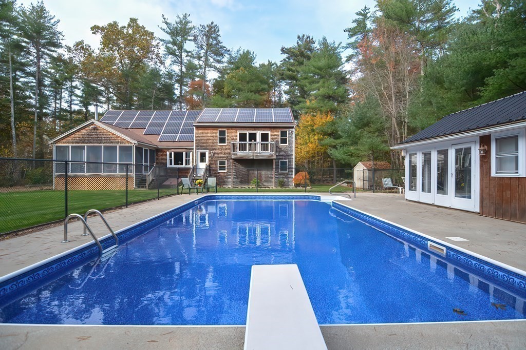 86 Ring Road Plympton, MA 02367 - Photo 4 of 39 Gallery Image 4
