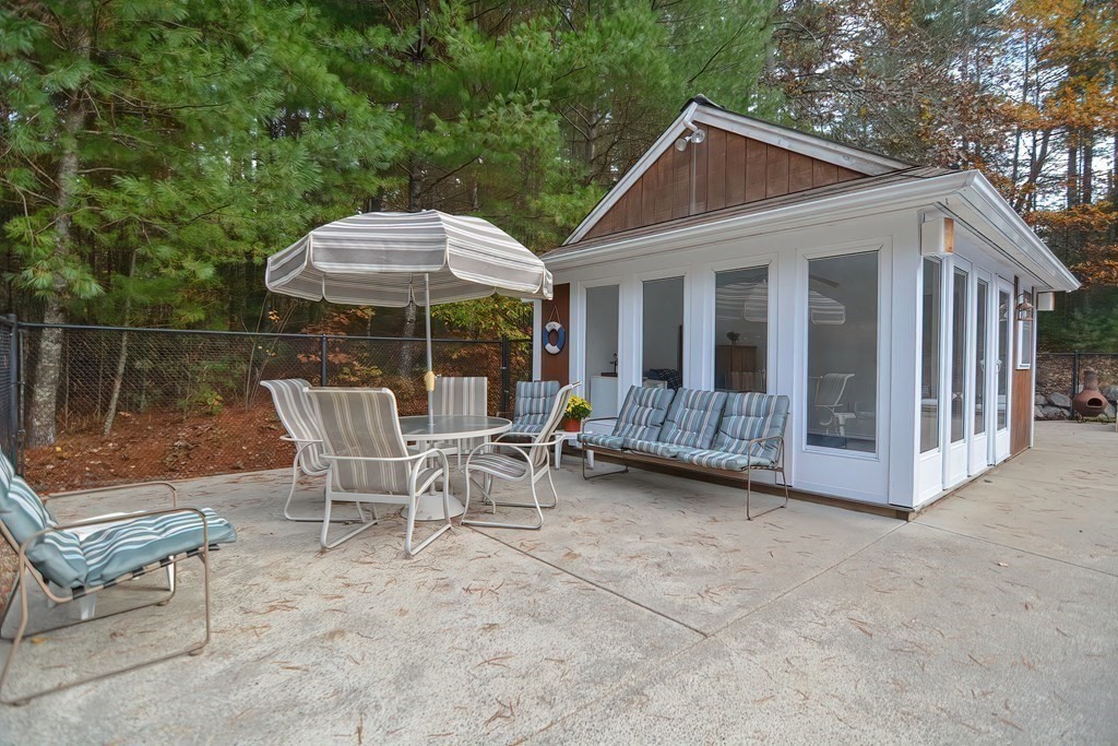 86 Ring Road Plympton, MA 02367 - Photo 5 of 39 Gallery Image 5