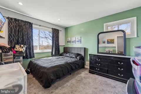 $275,000 | 818 Neptune Avenue, Oxon Hill, MD 20745