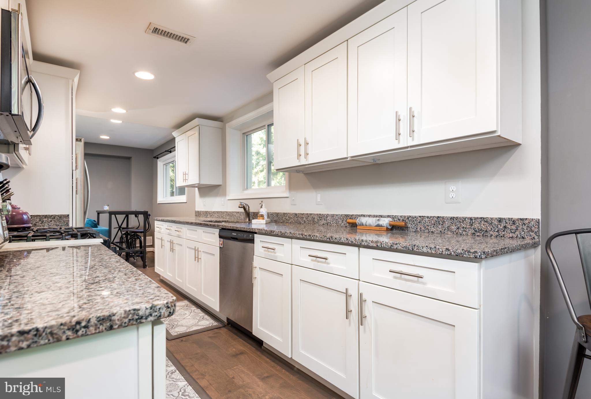 8601 Cromwell Drive Springfield, VA 22151 - Photo 10 of 44