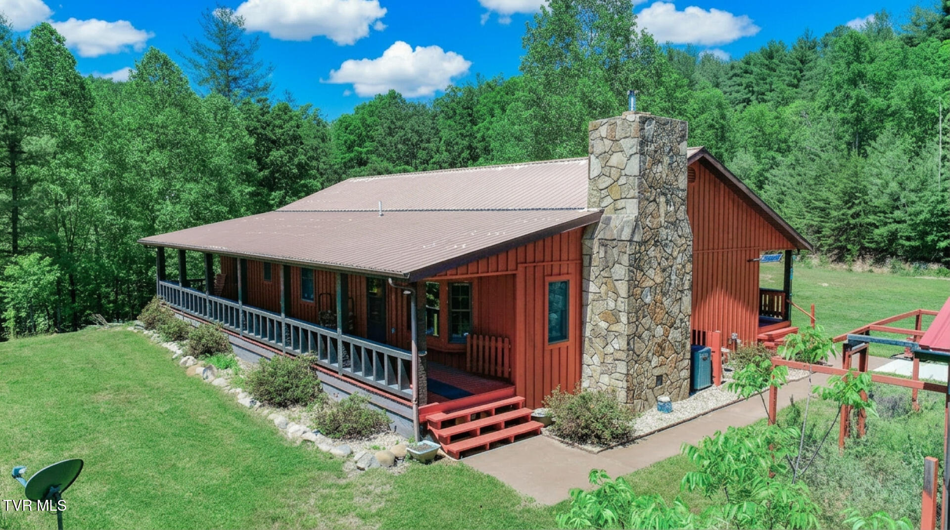 1211 Punkton Road Del Rio, TN 37727 - Photo 3 of 63 3