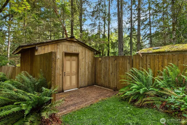 $1,180,000 | 5981 Lynwood Center Road Northeast, Bainbridge Island, WA 98110