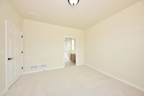 $369,900 | 615 Hunter Oaks Boulevard, Unit B, Watertown, WI 53094