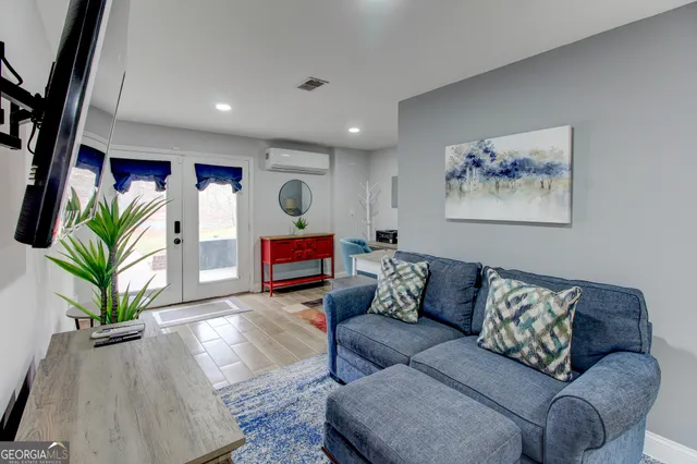 $1,900 | 4915 Lake Forest Drive Southeast, Conyers, GA 30094