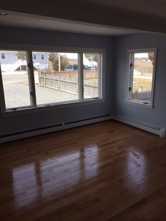 233 Gurnet Road Duxbury, MA 02332 - Photo 3 of 10 Gallery Image 3
