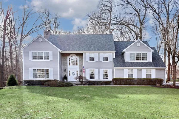 $1,350,000 | 10 Dogwood Lane, West Nyack, NY 10994