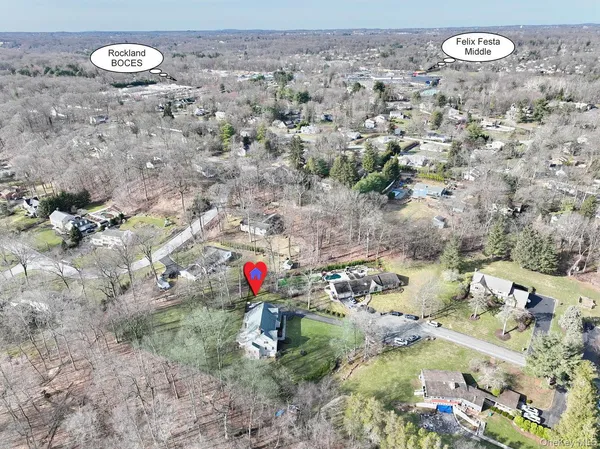 $1,350,000 | 10 Dogwood Lane, West Nyack, NY 10994