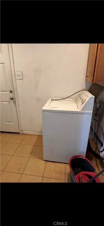 $2,500 | 210 West Lugonia Avenue, Redlands, CA 92374