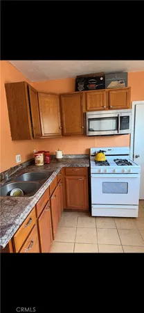 $2,500 | 210 West Lugonia Avenue, Redlands, CA 92374