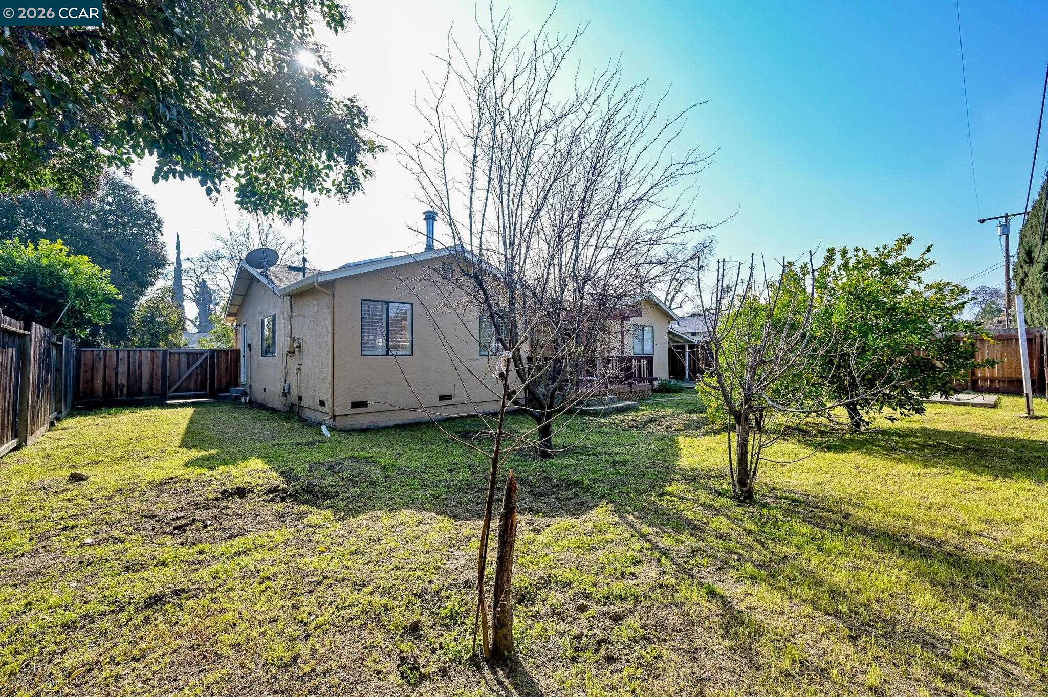 1921 Gilly Lane Concord, CA 94518 - Photo 29 of 29 a backyard of a house