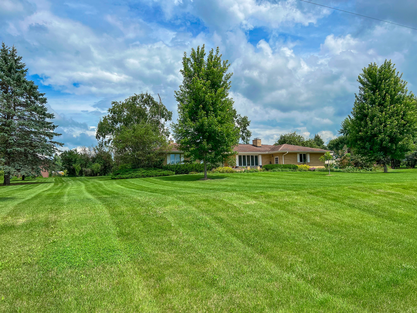 11965 Aldrich Road Sycamore, IL 60178 - Photo 2 of 18