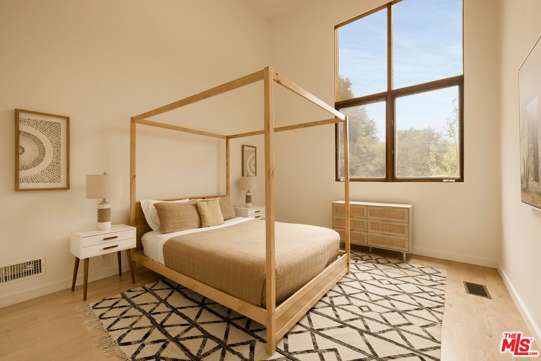 3600 Mandeville Canyon Road Los Angeles, CA 90049 - Photo 15 of 26