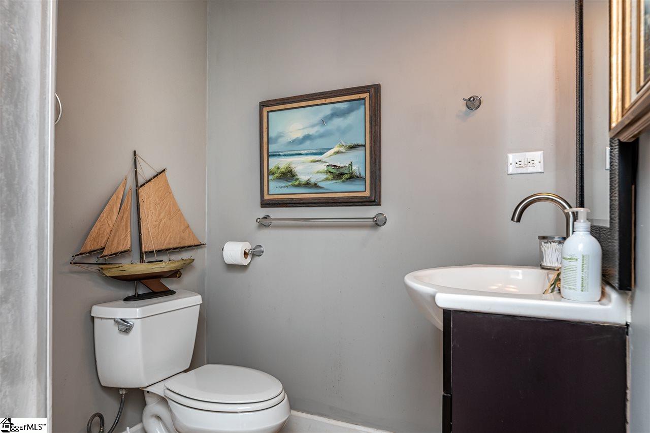 203 Hunts Bridge Road Greenville, SC 29617 - Photo 4 of 24