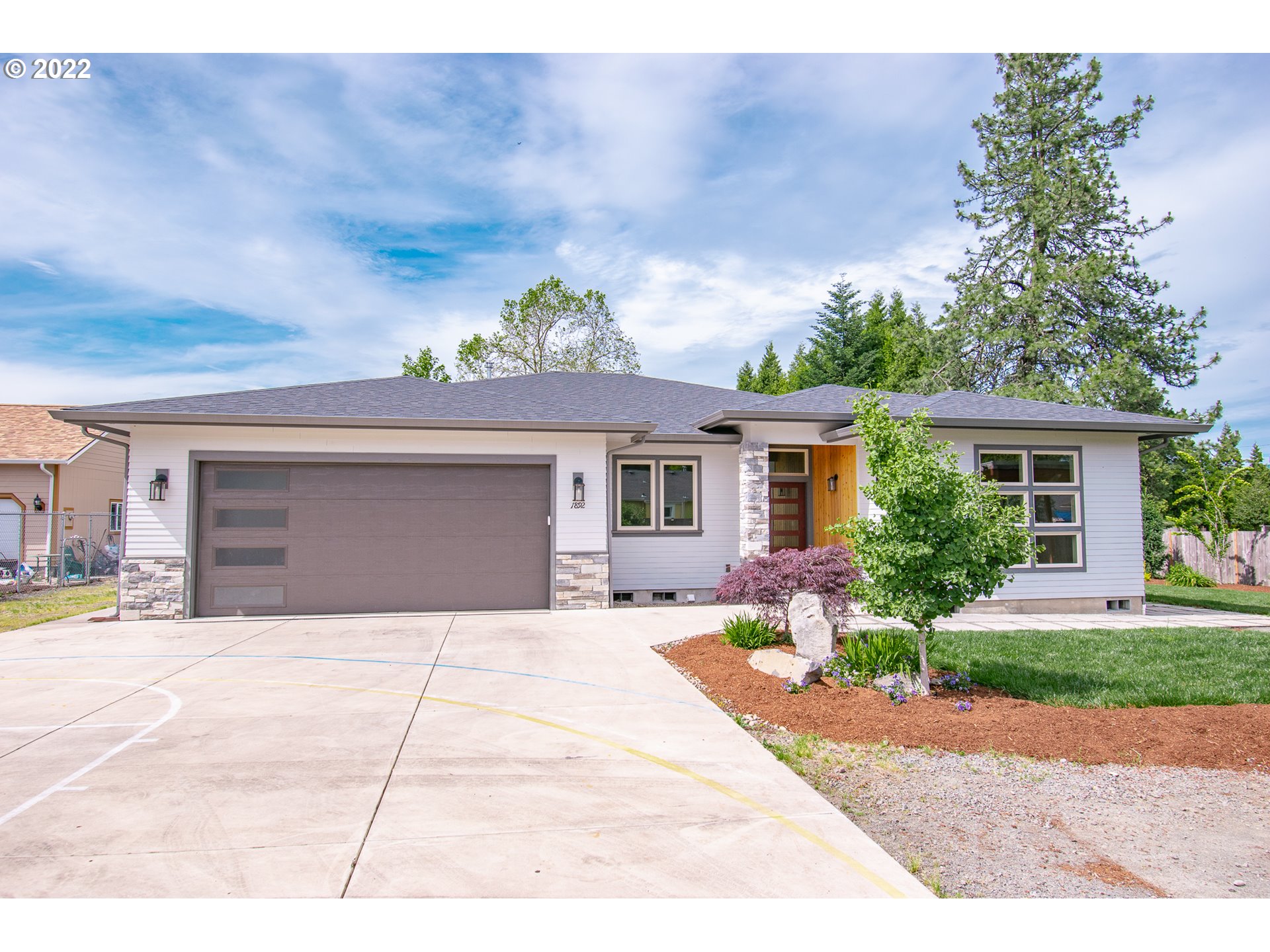 1892 Harvey Road Cottage Grove, OR 97424 - Photo 1 of 32