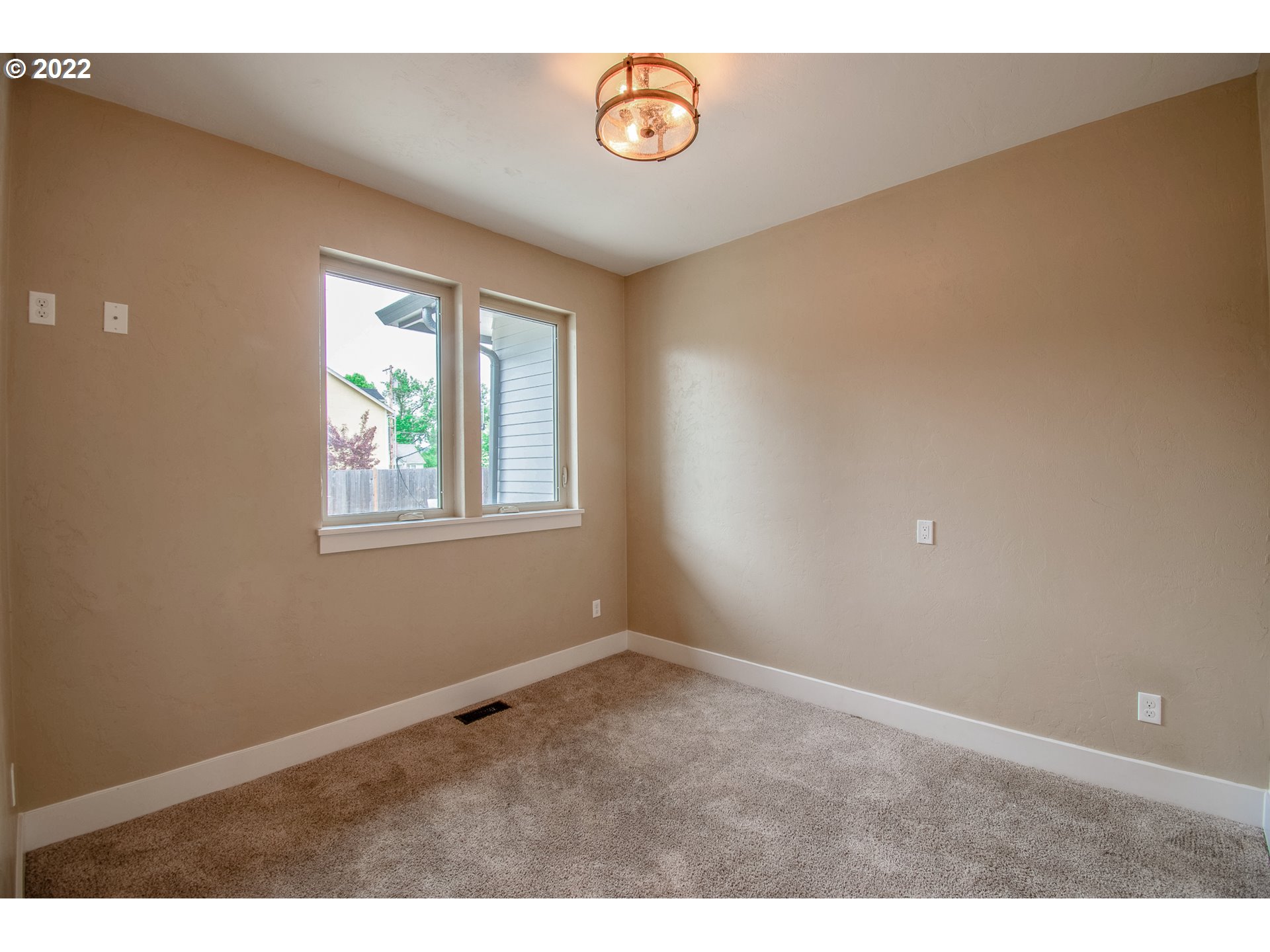 1892 Harvey Road Cottage Grove, OR 97424 - Photo 15 of 32 Den/Office